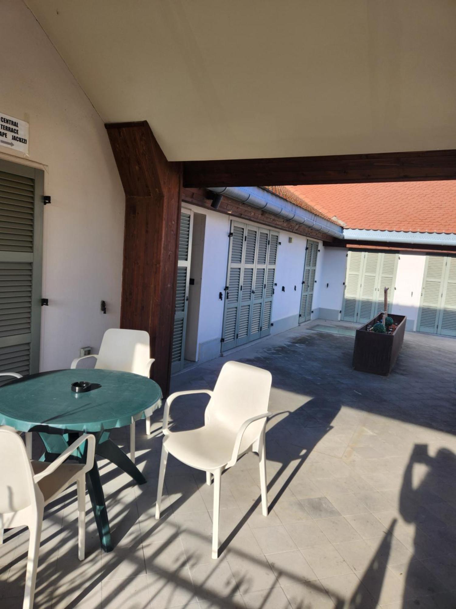 טימישוארה Central Terrace Escape With Jacuzzi מראה חיצוני תמונה